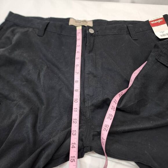 Wrangler Authentic Men's 42 Classic Cargo Shorts 10" Inseam Black - Picture 4 of 7